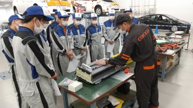☆2級コース/2年生『低圧電気取扱安全衛生教育』を受講しました!☆(7/26〜27)