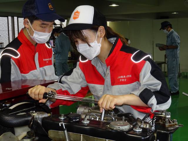 ★9/8-9<br />2級自動車整備士コース 1年・2年生<br />『前期期末試験』を実施しました!(^^)!