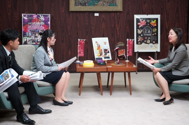 第47回技能五輪国際大会受賞報告会メダリストによる副知事表敬訪問