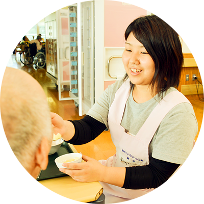 食事・おやつ介護の様子