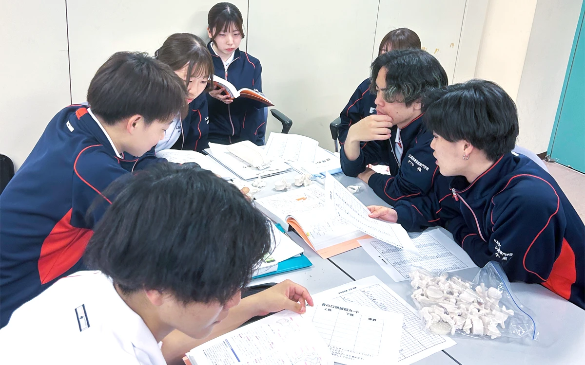 1年生は基礎的知識を学び、勉強を習慣づける